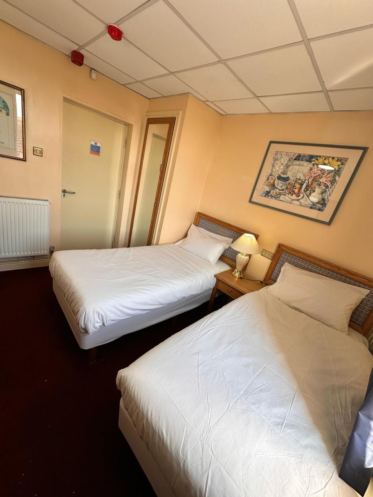 Throstles Nest Hotel Liverpool Exteriör bild