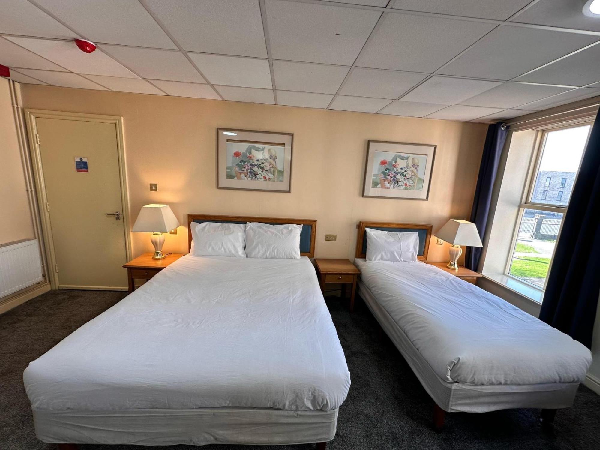 Throstles Nest Hotel Liverpool Exteriör bild