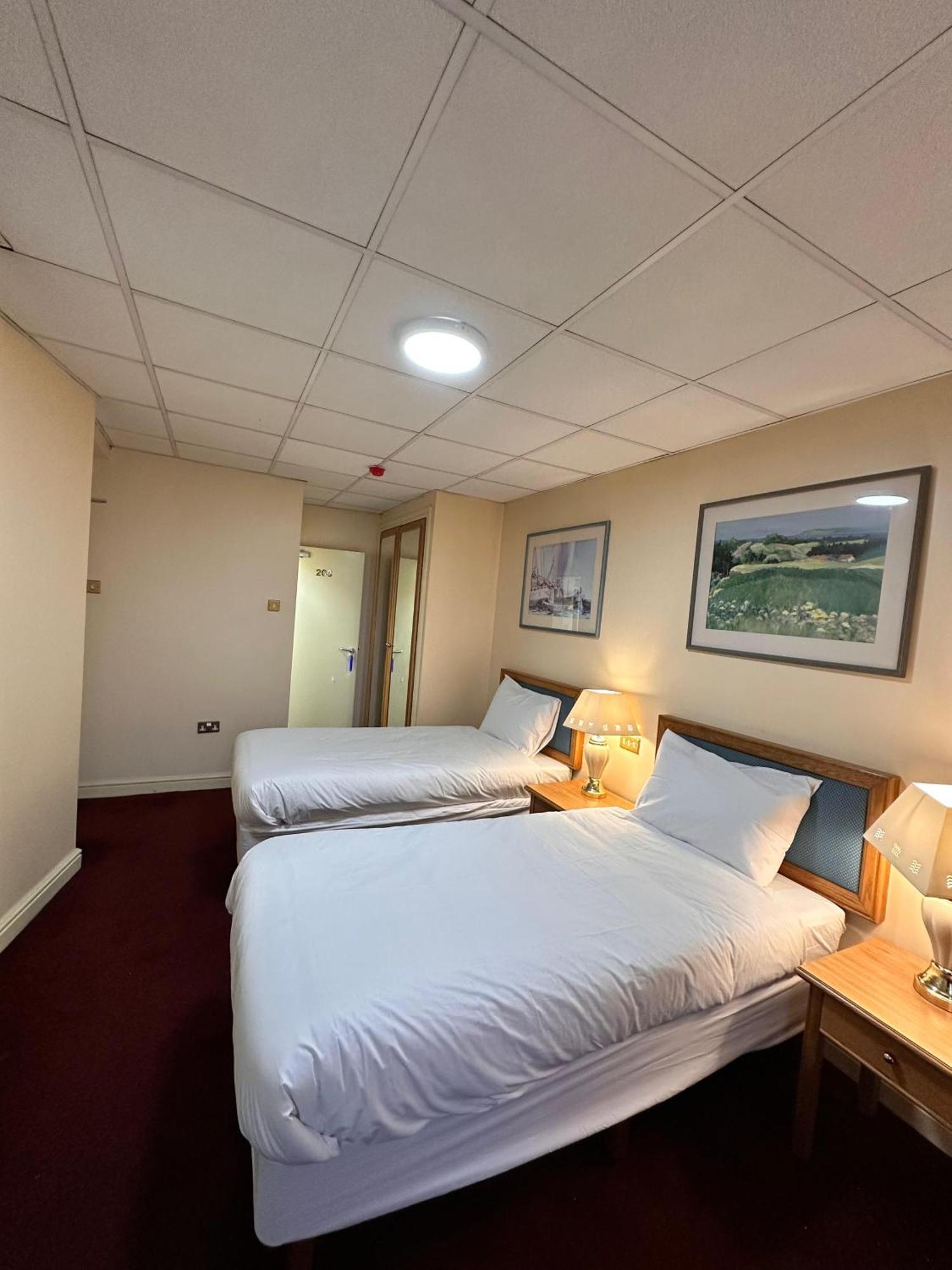 Throstles Nest Hotel Liverpool Exteriör bild
